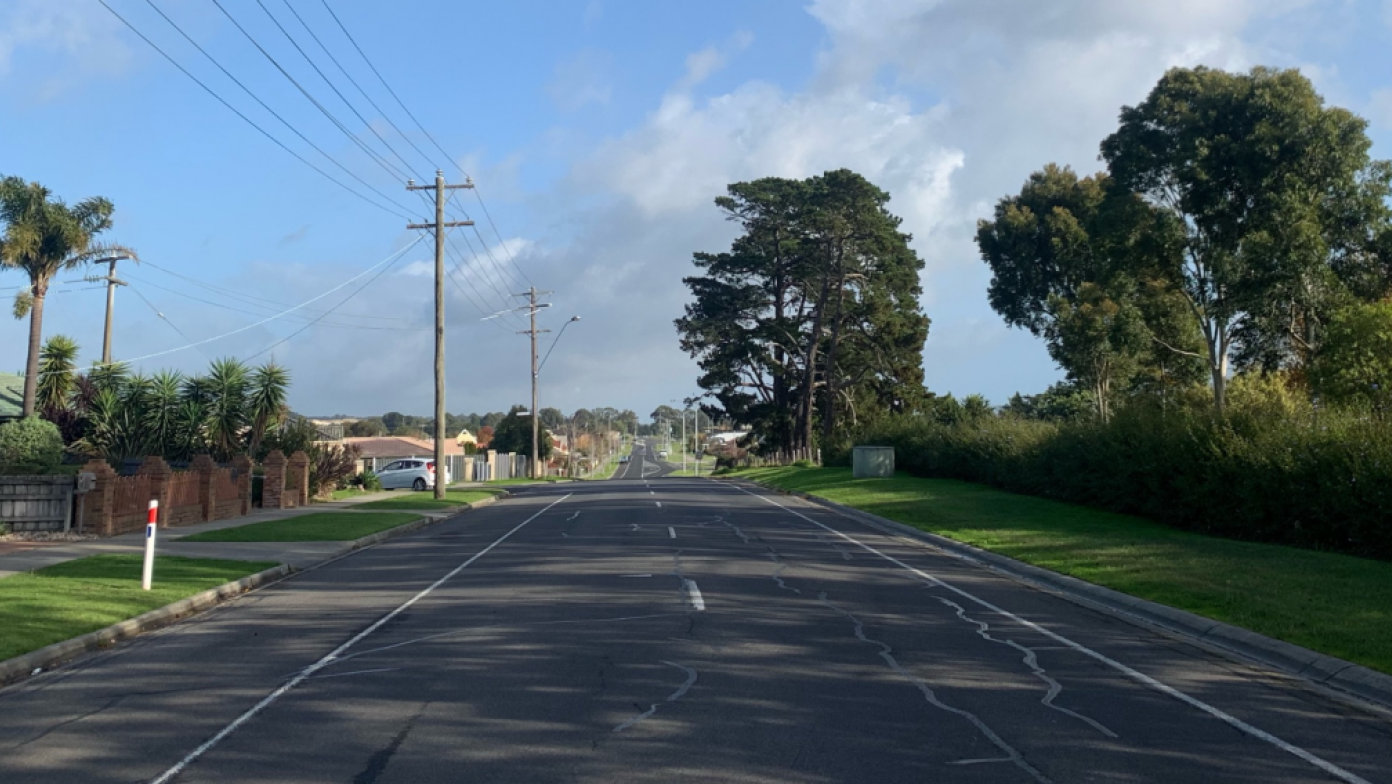 Crosses Road in Traralgon
