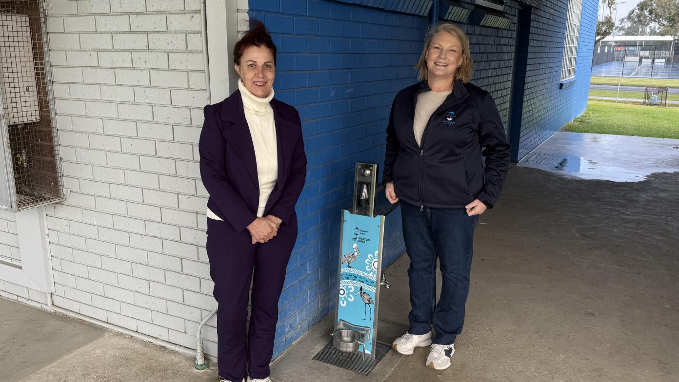 Sharon Gibson and Sarah Cumming with one of the new drinking fountains