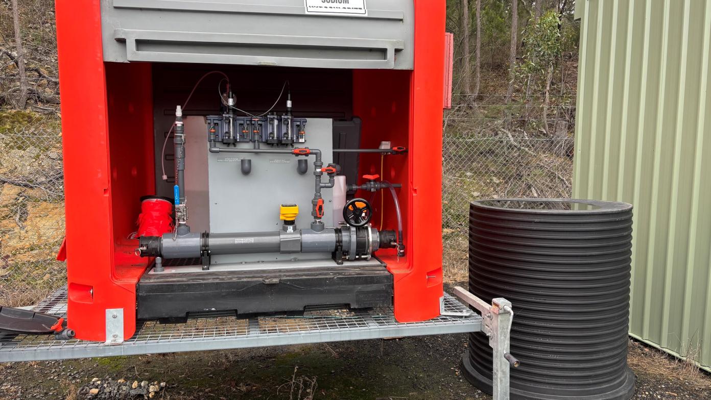 Portable disinfection unit operating in the field